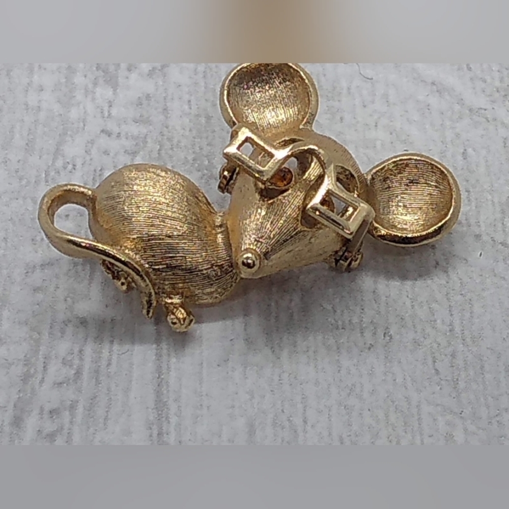 70's Vintage Avon Mouse Pin Brooch Articulated Glasses Gold Tone Rhinestone Eyes - Picture 10 of 10